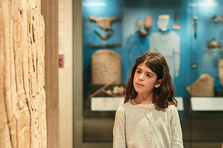 visitors family egyptgallery1728px