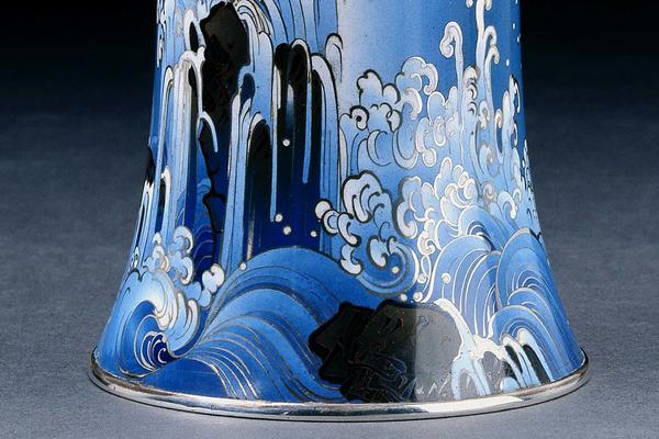 Waterfall Vase, by Namikawa Yasuyuki (1845-1927)