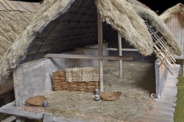 neolithic_lake_village_model_basketry_and_pots