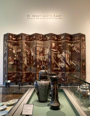 View of the Coromandel screen and Althorp Garniture, EAX.5331, in the West Meets East Gallery